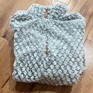 Simply Southern Soft Gray 1/4 zip pullover Sweater/fleece